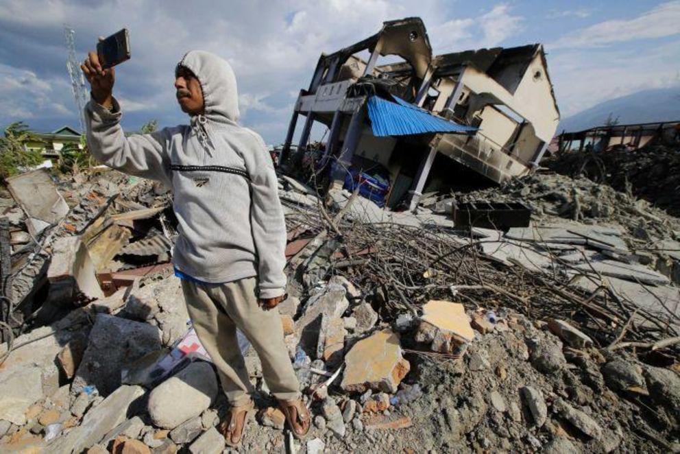 Search efforts for missing victims continue in Palu's earthquake-hit Balaroa neighbourhood.