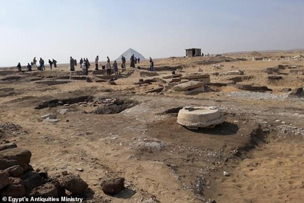 The archaeological site outside Cairo revealed the limestone coffins. Mummies were found in the pyramid of Amenhoth II who reigned in 1400 BC