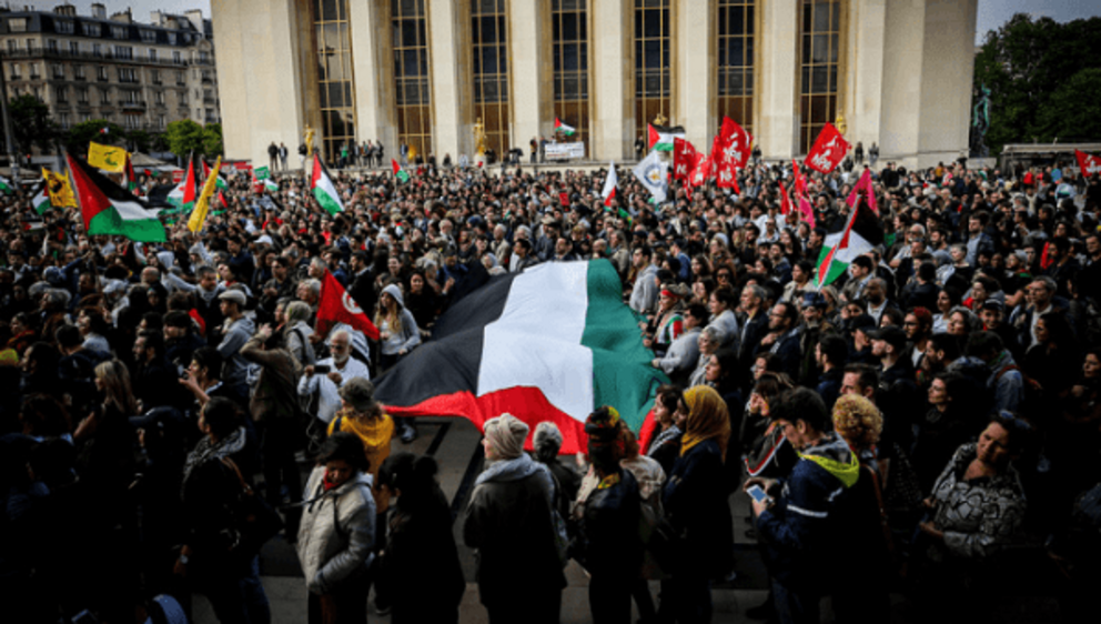 Politicians and unions in France have urged Emmanual Macron's government to take a stance against Israel for its 'crimes against humanity.' | Photo: Sadak Souici / Le Pictorium