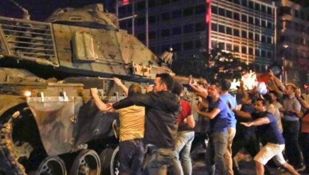 The failed Turkish coup resulted in the deaths of at least 260 people and injuries to another 2,200. | Photo: Reuters FILE