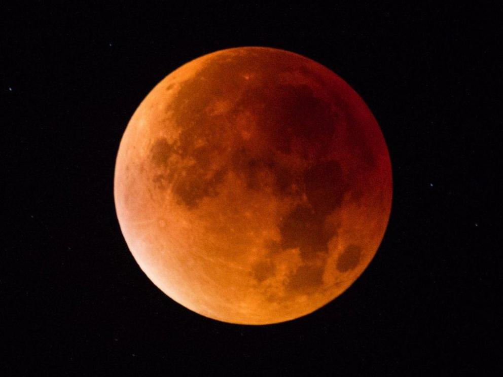 A total lunar eclipse on September 28, 2015.