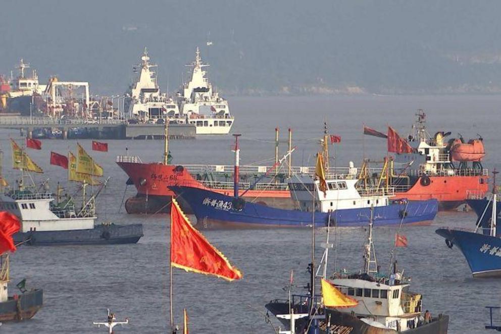 There are about 500 commercial fishing boats in the Zhoushan fleet.