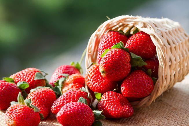 strawberries_crop-smart-1539848568478.jpg