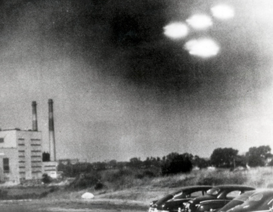 Collection of historic vintage UFO photos