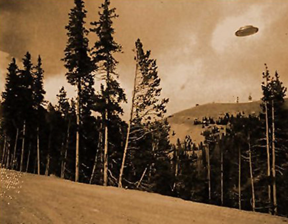 Collection of historic vintage UFO photos