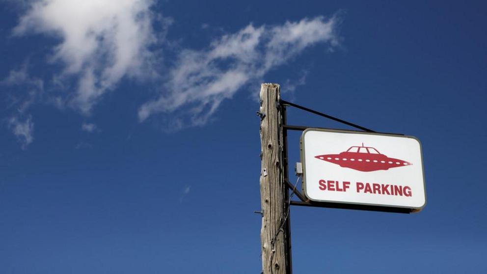 FILE PHOTO: A parking sign near the Area 51 © REUTERS/Jim Urquhart 