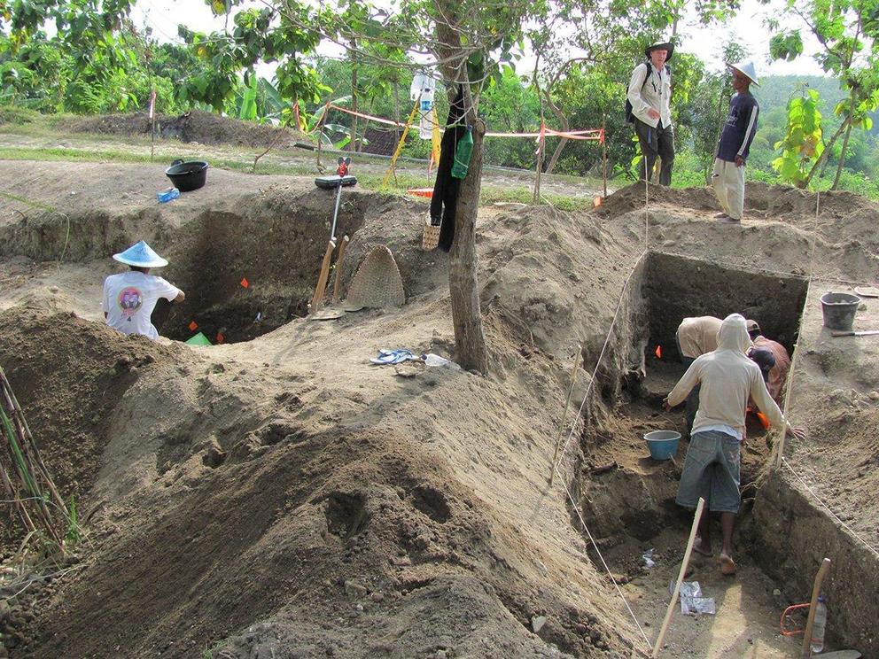 Excavations underway in Ngandong in 2010.