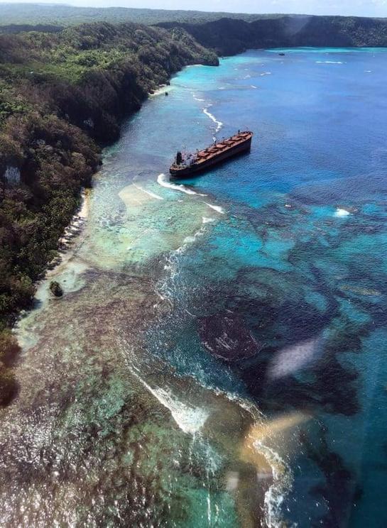 The oil spill from the MV Solomon Trader along the coastline of Rennell Island