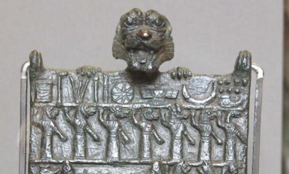 Top row shows symbols of Sumerian deities, the second row depicts 7 gallu (ghouls).