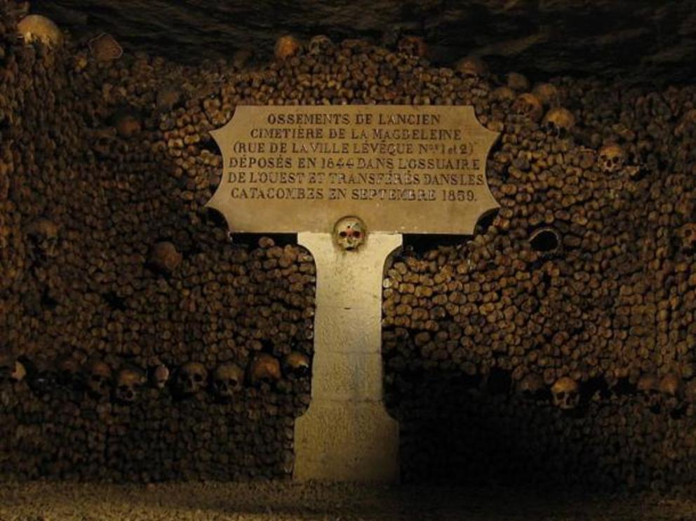 Bones from the former Magdeleine cemetery. Deposited in 1844 in the western ossuary (bone repository) and transferred to the catacombs in September 1859.