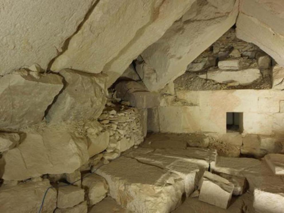 The burial apartments of king Djedkare’s pyramid before their consolidation.