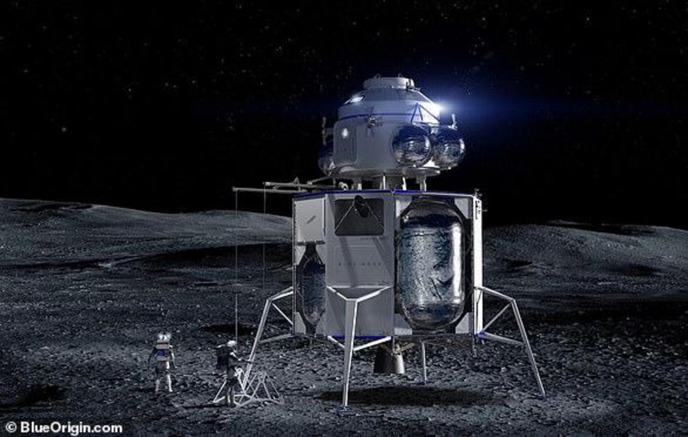 The spacecraft is capable of carrying and delivering payloads to the moon's surface. 