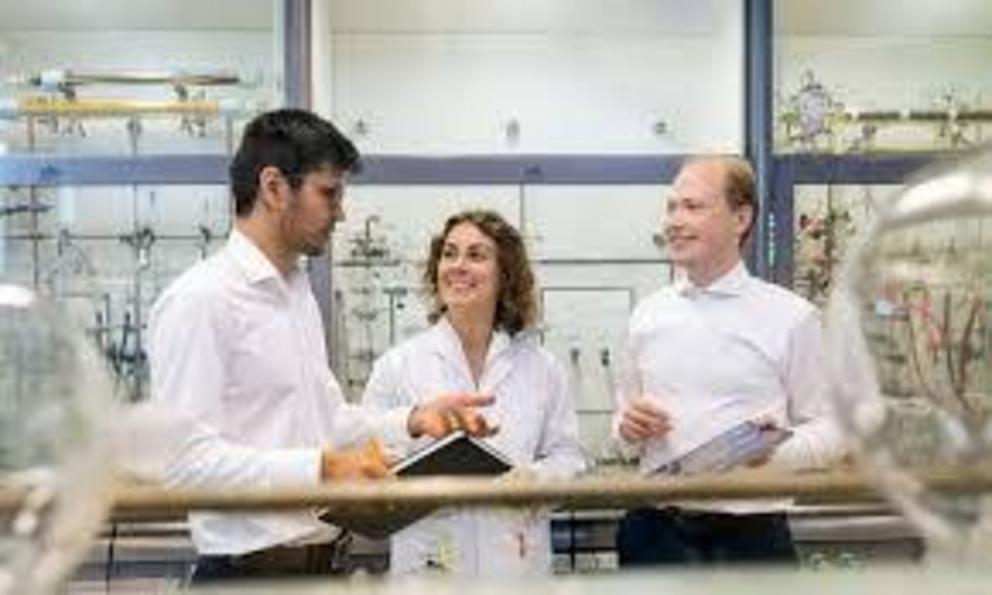 An interdisciplinary research team at the Technical University of Munich (TUM) has succeeded in optimizing the size of platinum nanoparticles for fuel cell catalysis so that the new catalysts are twice as good as the currently best commercially available 