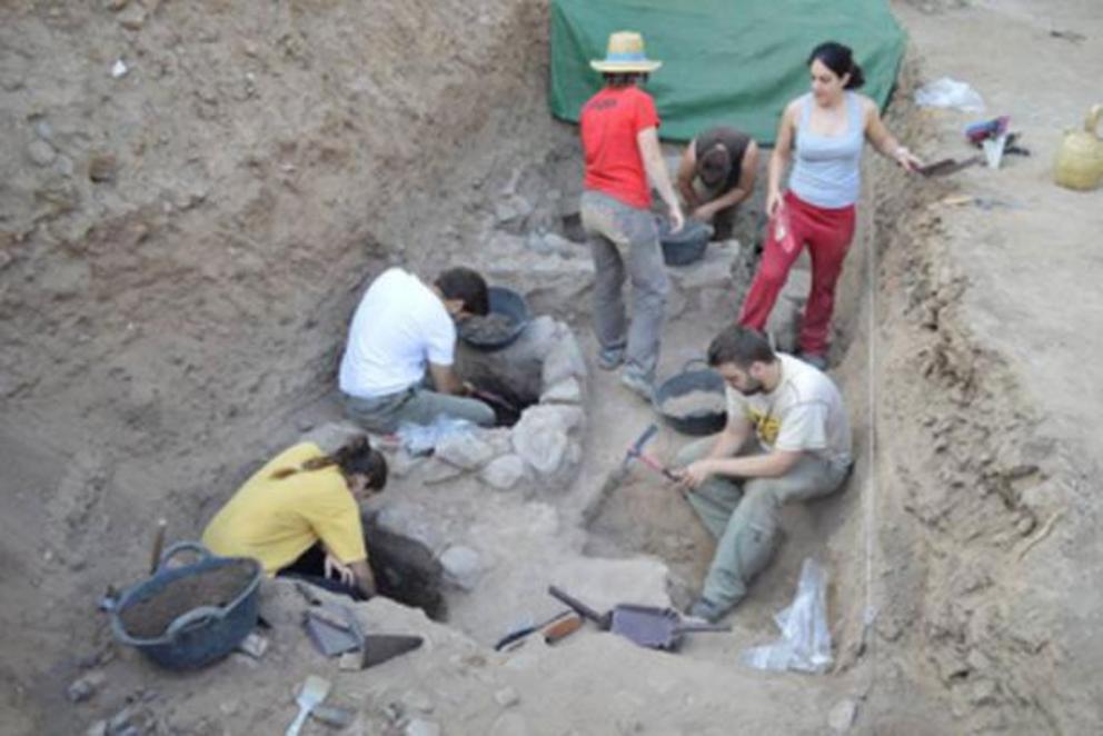 25 ancient gold-filled warrior tombs discovered in Spain Several-archaeologists--1566002273148