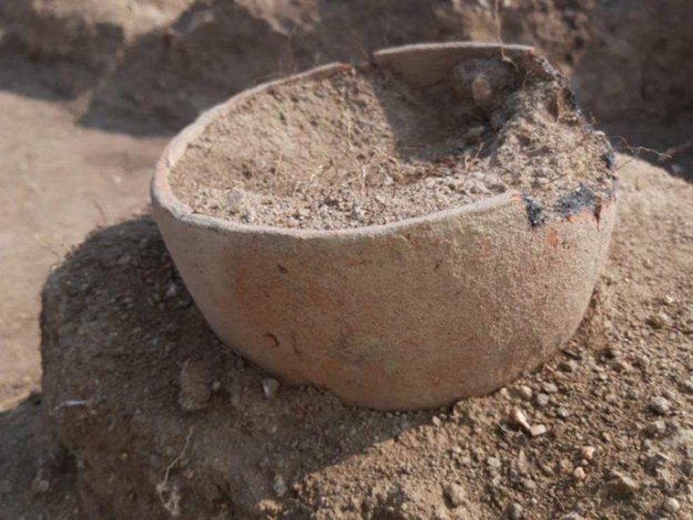 Ceramic pots were also some of the ‘grave goods’ found buried with the couple.