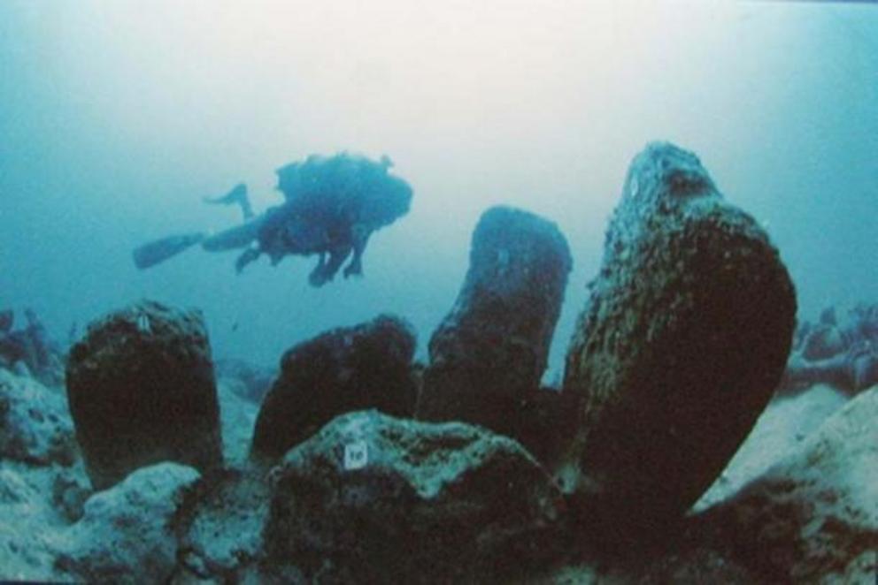 Stone structure from Atlit-Yam, Israel submerged by tsunami.