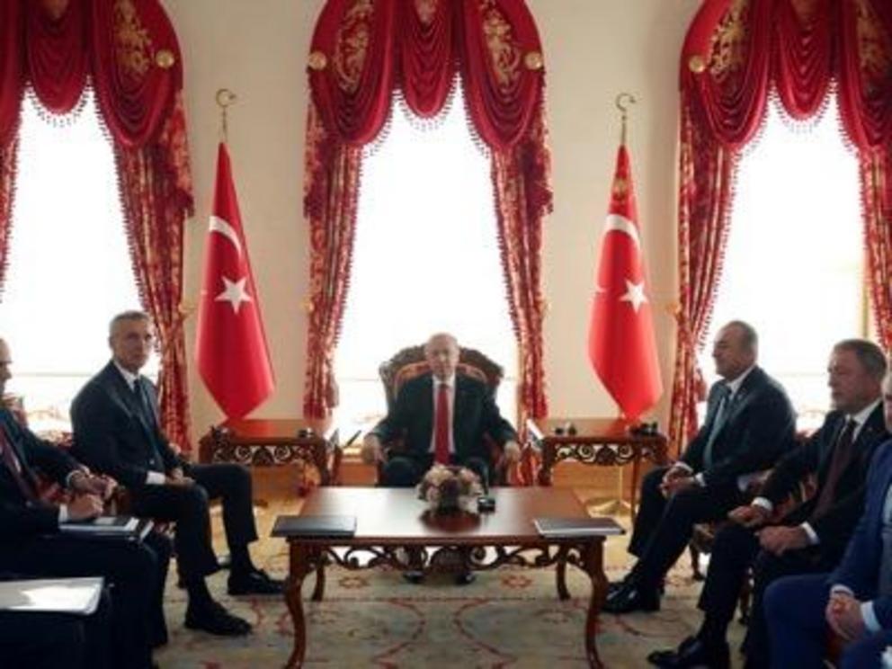 Jens Stoltenberg, Recep Tayyip Erdo?an and Mevlüt Çavu?o?lu, on 11 October 2019, in the White Palace in Ankara. 