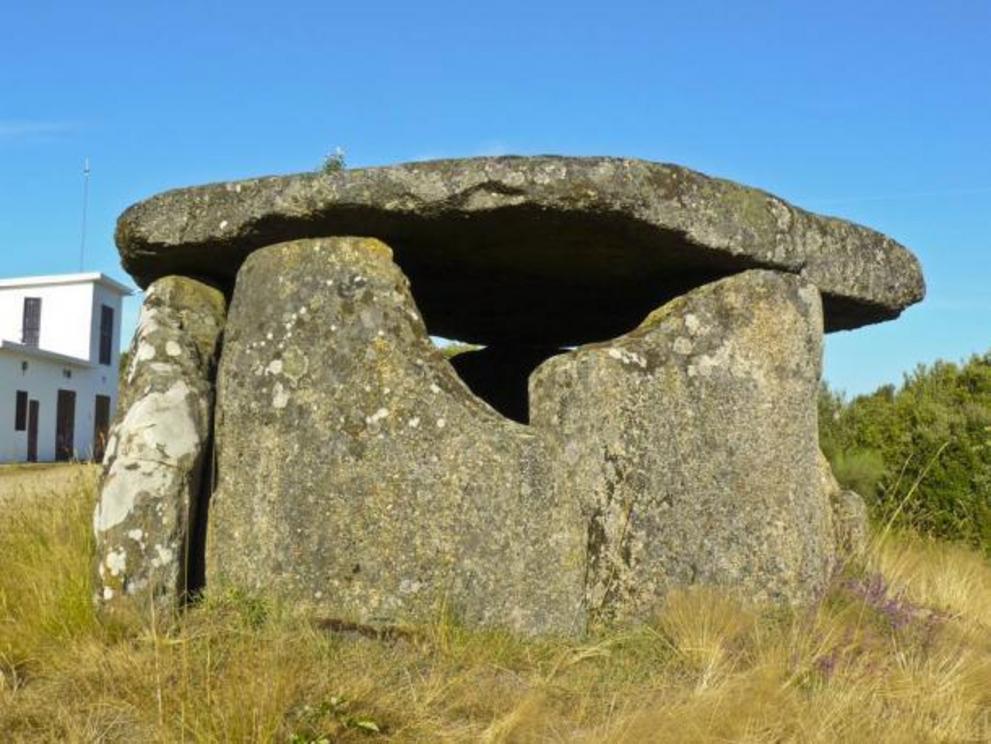 Casiña da Moura - Encoro das Maus de Salas – Ourense.