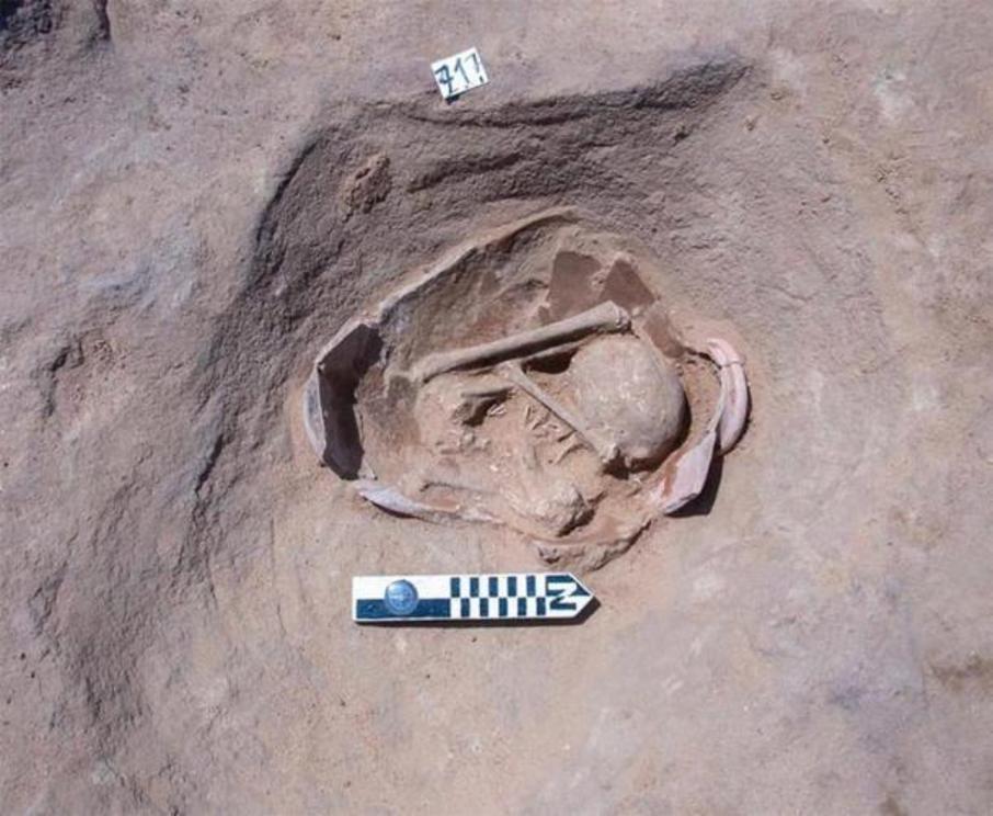 Burials dating to Naqada III period were buried in squatting position.
