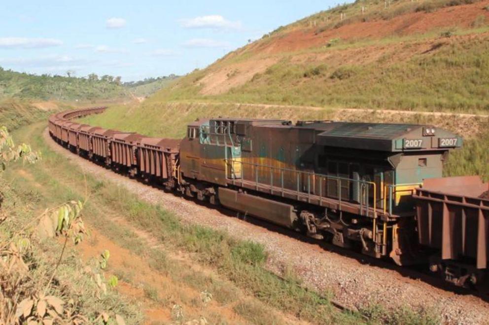 The 892-kilometer (554 mile) Carajás railroad that annually hauls 120 million tons of iron ore from the huge Carajás iron mine in Pará state to the port of Ponta da Madeira in Maranhão state.