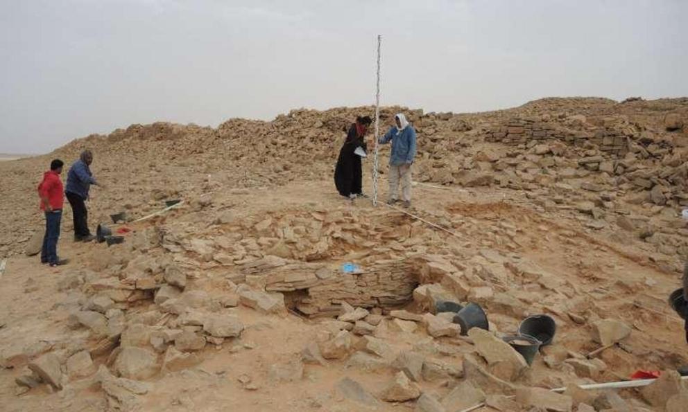 The platform during excavation. Credit: © MADAJ