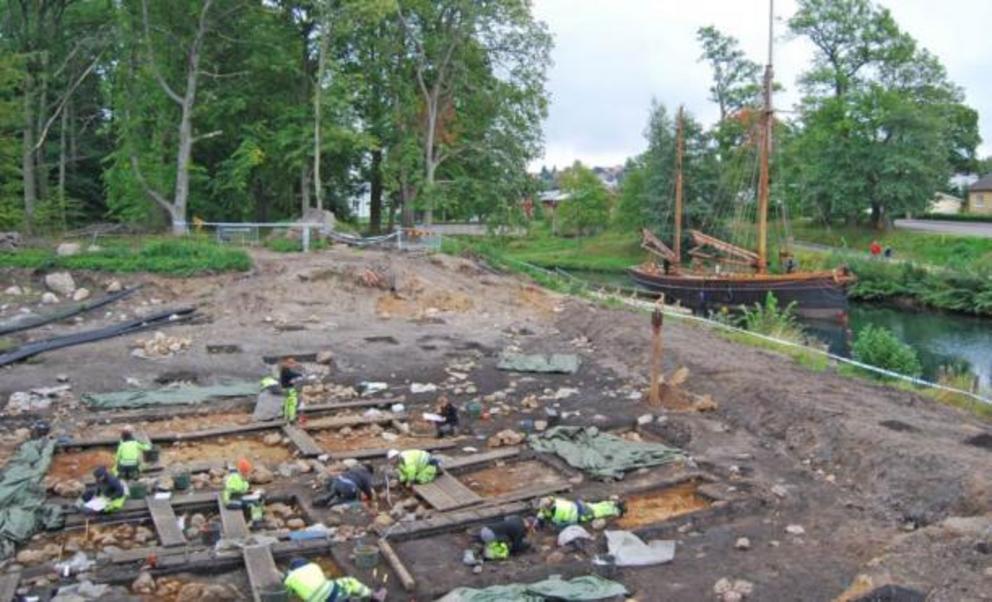 Archaeologists at work in Motala.