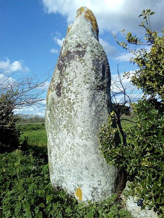 Lanvenaël standing stone