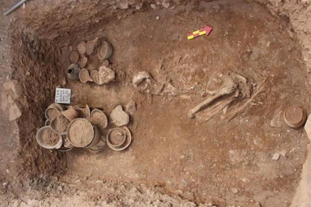 Pottery and human remains found at the newly discovered site