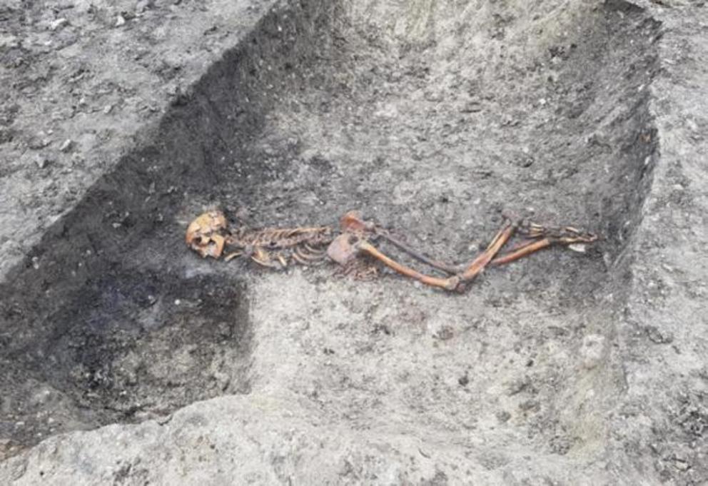 Skeleton of an Iron Age murder victim has been found while excavating an archaeological site at Wellwick Farm near Wendover.