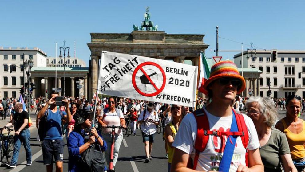 Demonstrators in Berlin, Germany, August 1, 2020. ©  REUTERS/Fabrizio Bensch