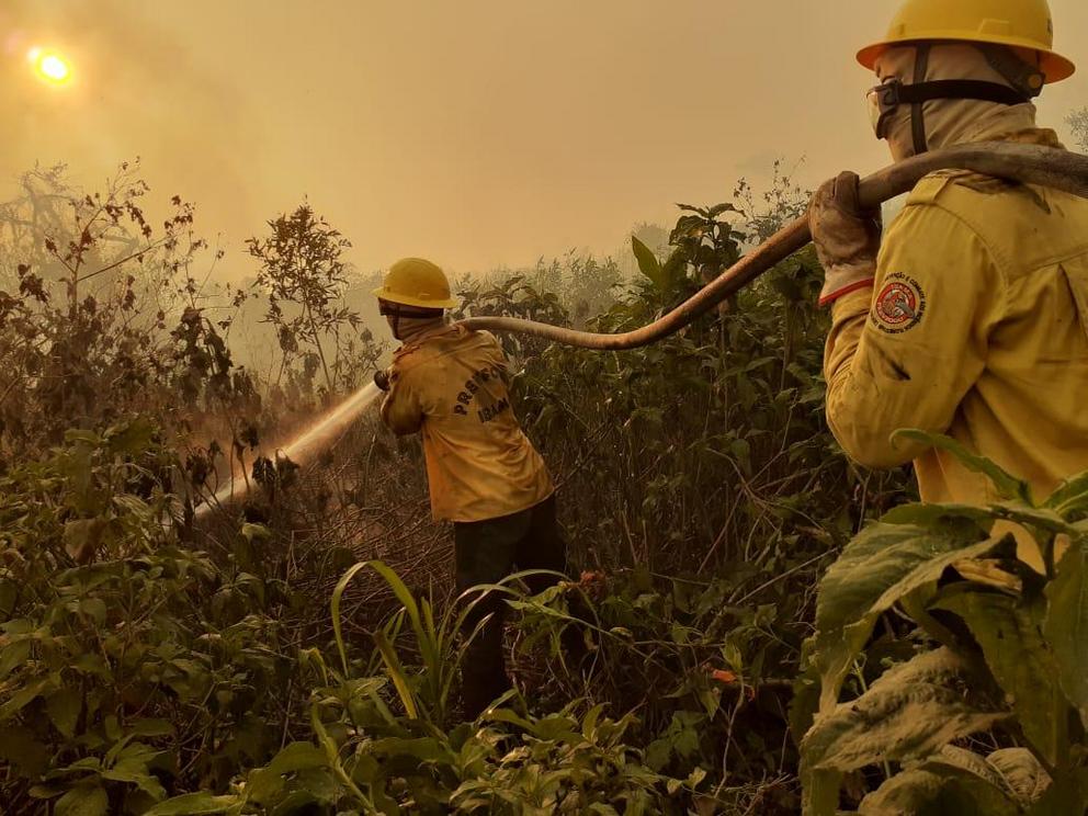 A fire in the the Pantanal region of Corumbá, generating immense environmental and public health damage. Ibama teams and other institutions fight fire fronts with great difficulty in moving.