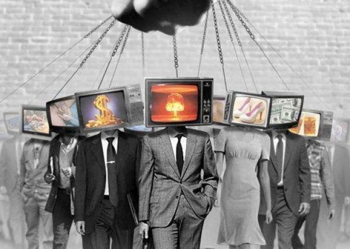 Навязывание информации. Телевидение. Телевизор пропаганда. Телевидение и человек. Телевизор вместо головы.