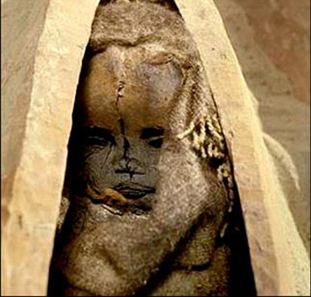 gold chinese mummies