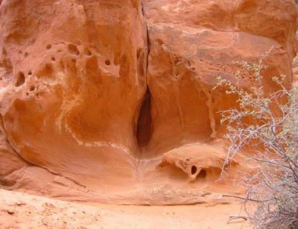 Native American fertility rituals took place at this large sandstone yoni.