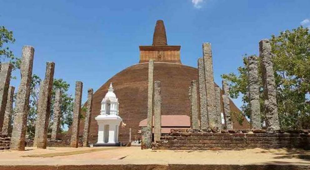 Anuradhapura, Sri Lanka (Nicolas Chadeville