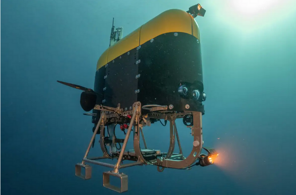 Mesobot can sneak up on marine life. Evan Kovacs/Marine Imaging Technologies