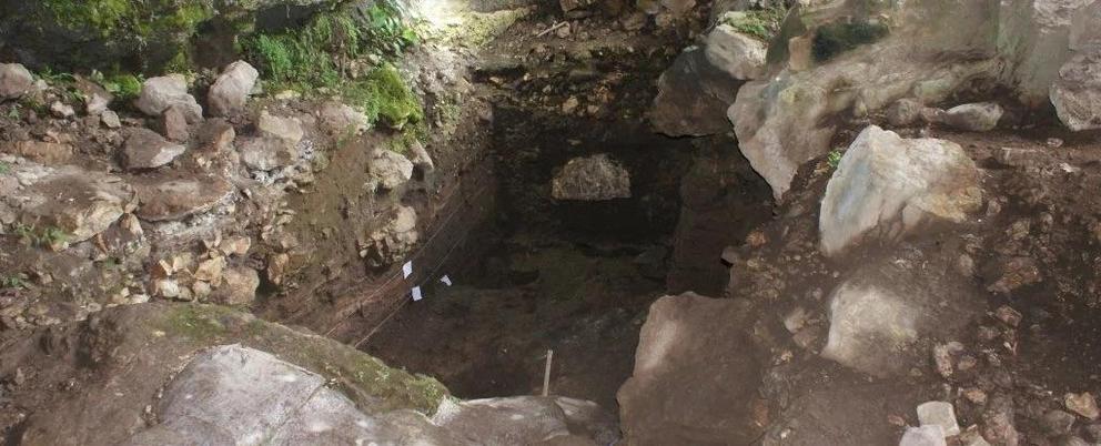 The sample site in Satsurblia cave. (Anna Belfer-Cohen)