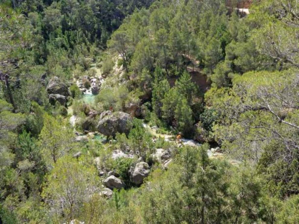 The hiking trails in and around Bicorp and the Caroig mountains are stunning, such as this one which follows the Fraile River.