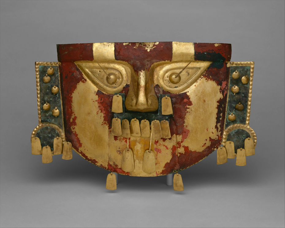 Another example of a Sica?n funerary mask painted red.