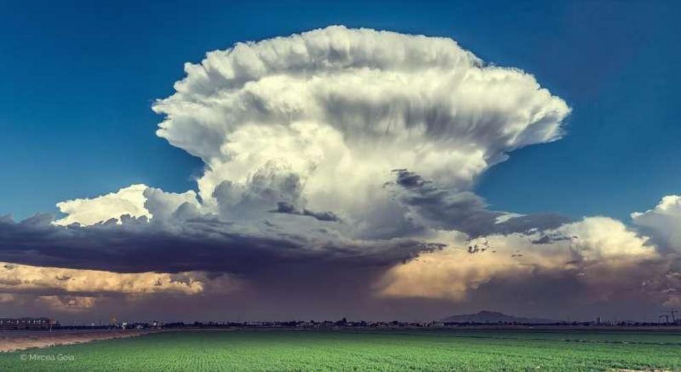 Cumulonimbus clouds over Chandler, Arizona, USA, in 2018, showing the inverted pyramid with the dark cloud beneath.