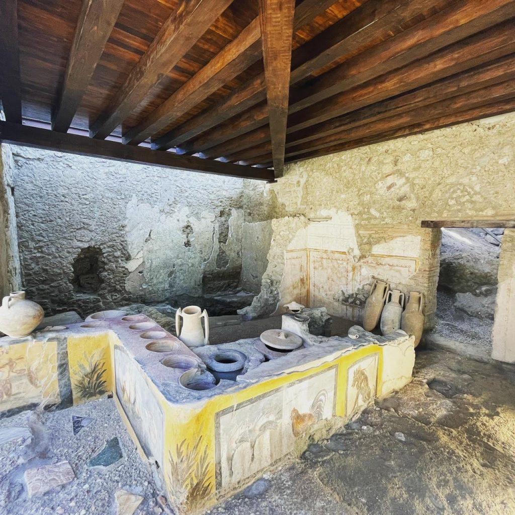 an-ancient-fast-food-restaurant-in-pompeii-that-served-honey-roasted