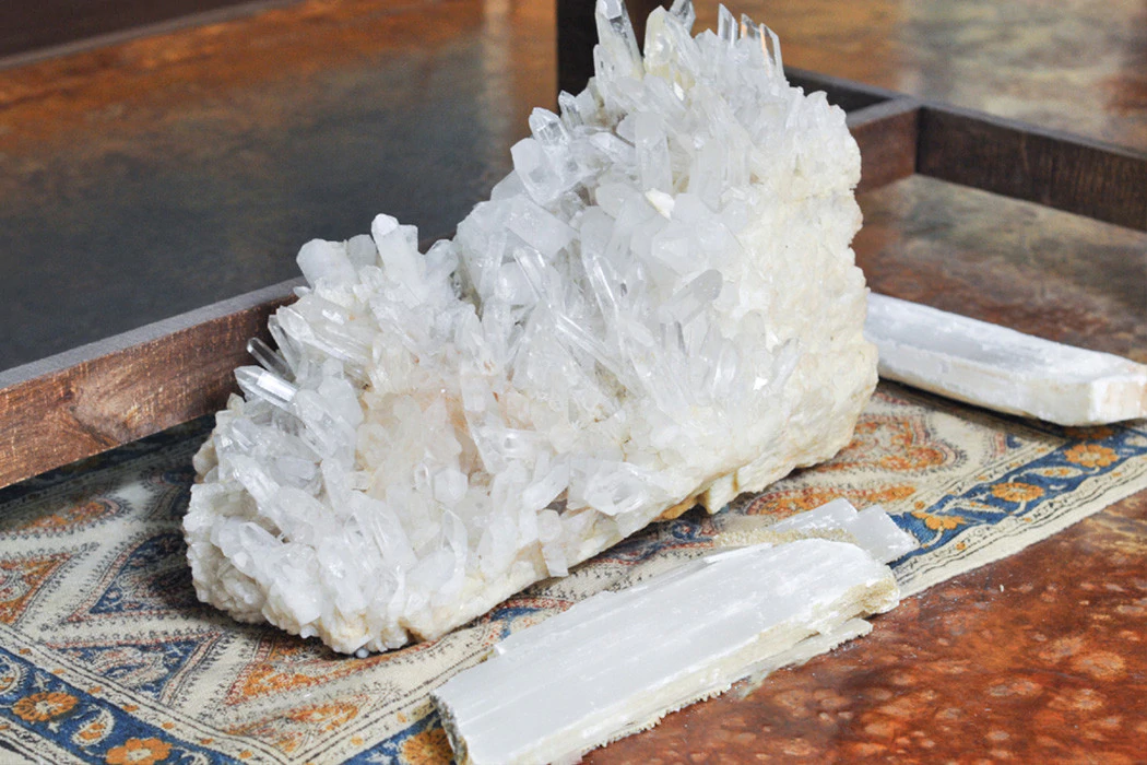 How To Raise Your Vibrational Energy With Large Crystals - Nexus Newsfeed