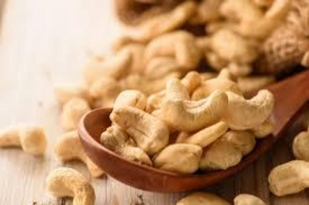 Cashew nuts contain copper.