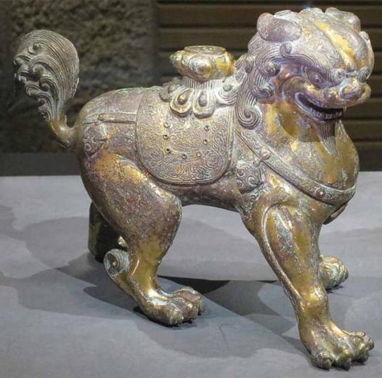 Gilt bronze lion from China, Five Dynasties period-Liao dynasty, (10th century)