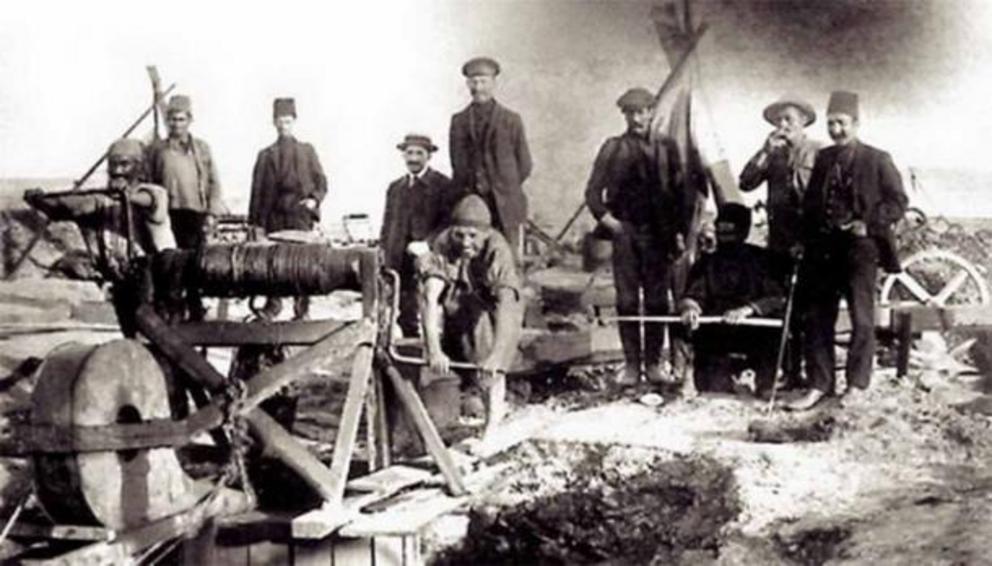 Oil workers digging an oil well by hand in the Bibi-Heybat suburb of Baku City in 1846.