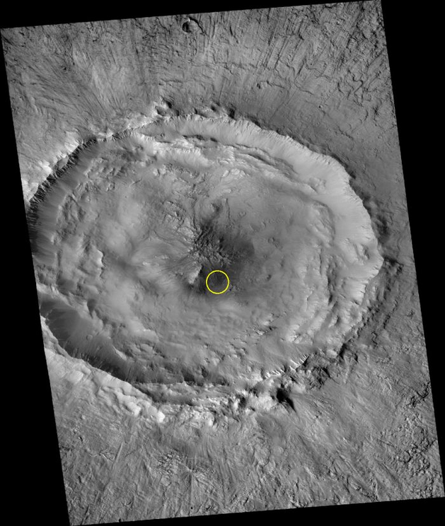 The region in the center of the crater in which these features are seen.