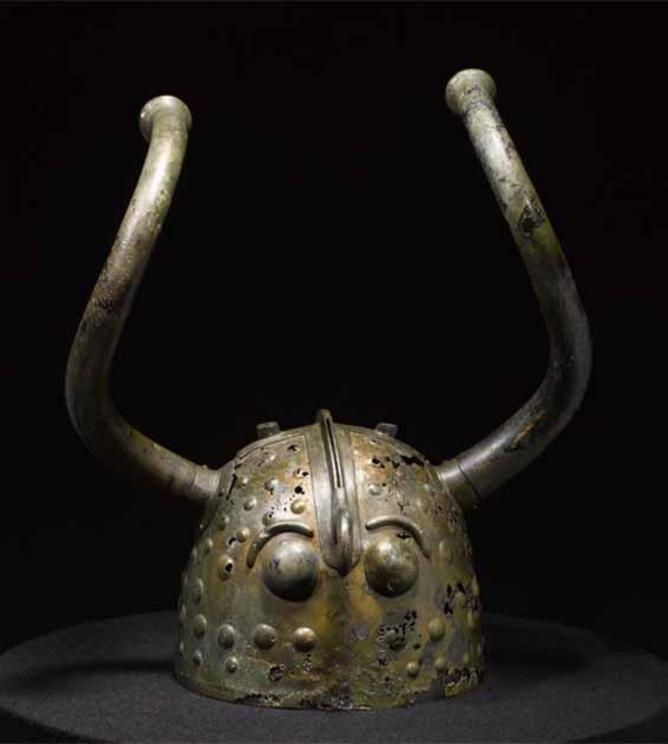 3,000-year-old Bronze Age Horned Helmet found in Denmark in 1942. Featuring long curved bull’s horns extending from a round cap, the helmet was decorated with the beak and large eyes of a bird of prey.