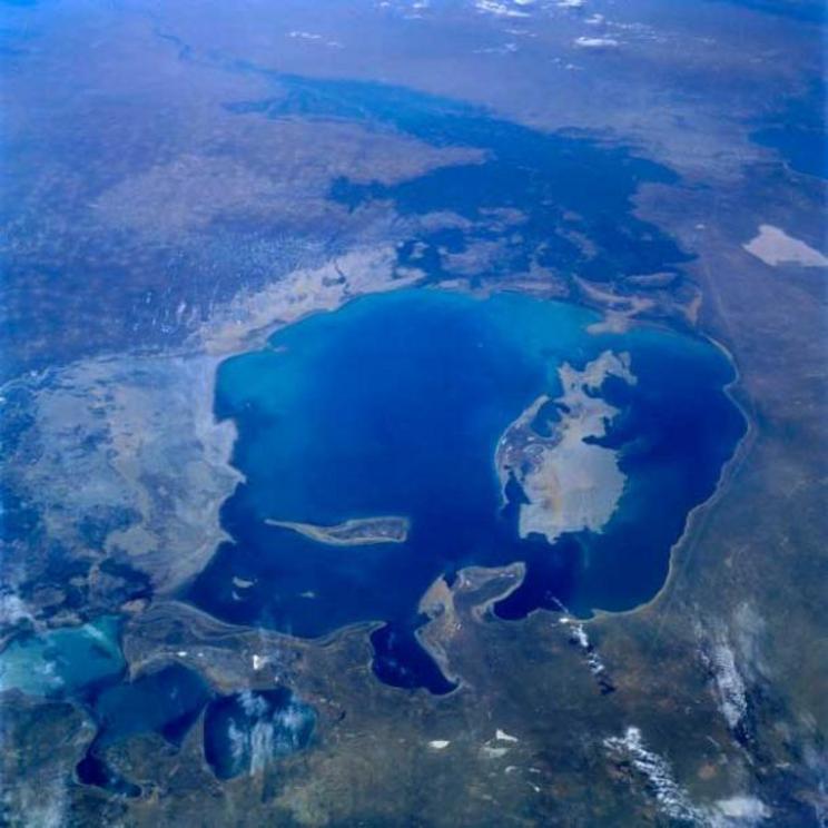 The area surrounding Aral Sea, including the Amu Darya delta, is the site of many desert kites