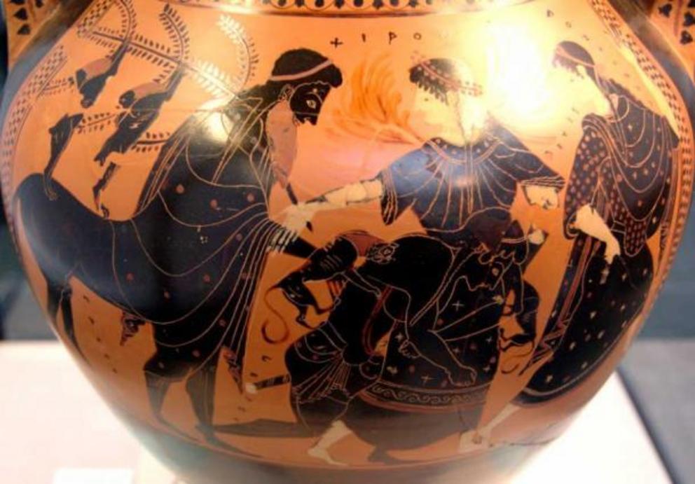 Peleus wrestling Thetis (who shapeshifts in fire and big cat), between Chiron and a Nereid. Greek amphora, circa 510 BC