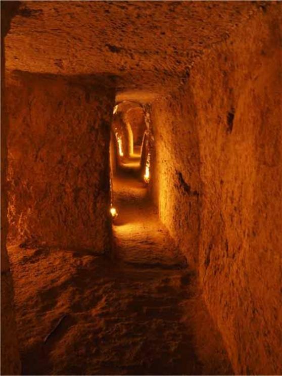 The underground corridors found near Shahr-e Belqeys are similar to those built during the same period in Nushabad